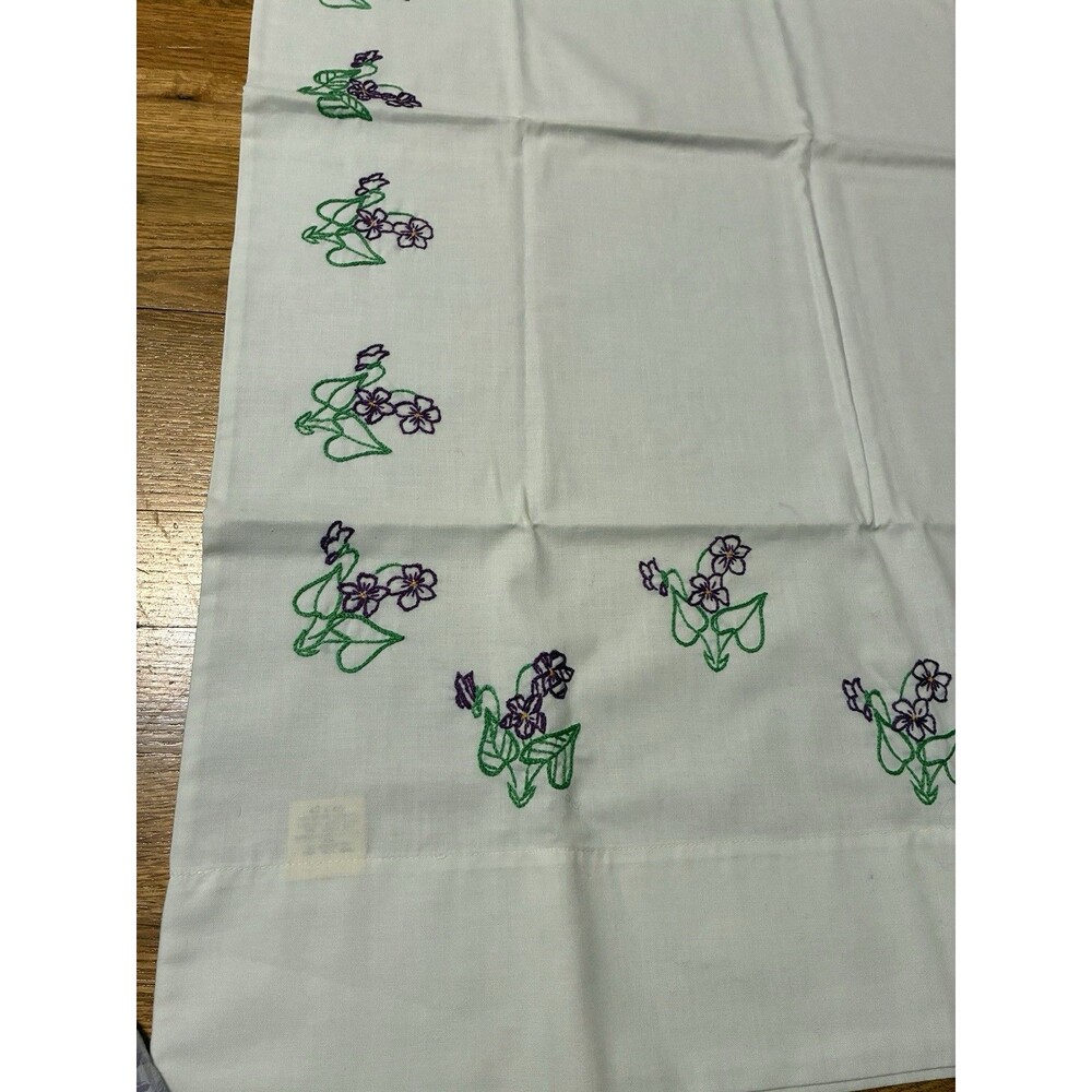 Vintage King size Embroidered Pillow Cases Purple Floral Cottagecore Lot Of 2 - Picture 3 of 8